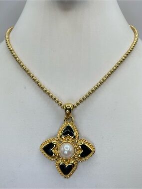 Napier Gold Tone Black Heart Faux Pearl Pendant Necklace Vintage Statement